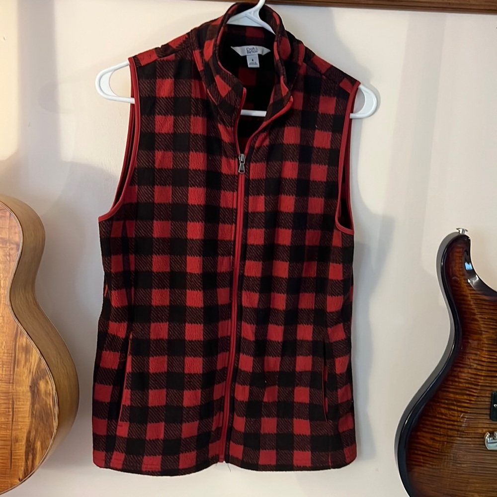 🦬 Buffalo plaid fleece vest ♥️ 🖤